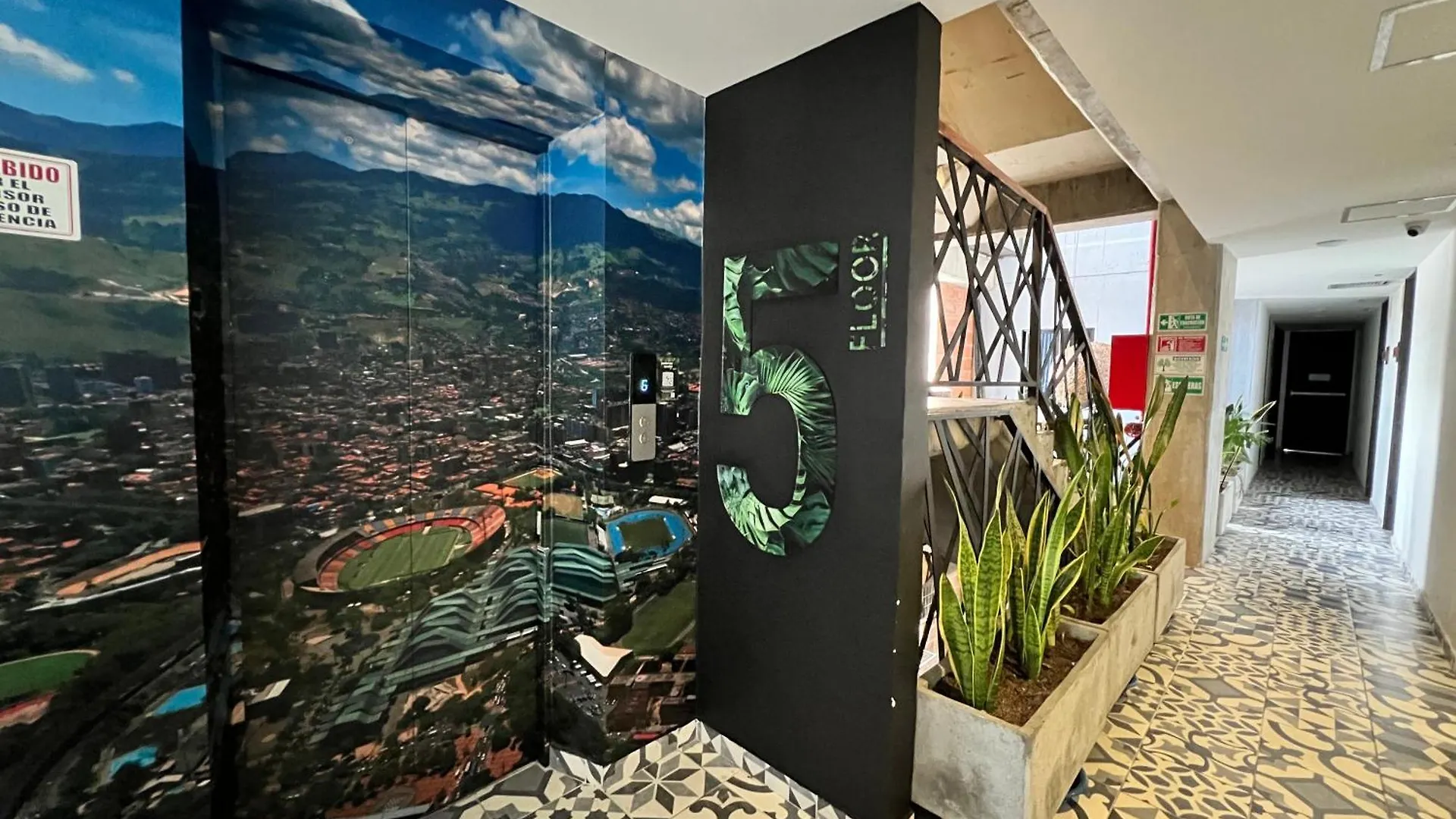 Ξενοδοχείο με διαμερίσματα Apartahotel Con Piscina Μεντεγίν
