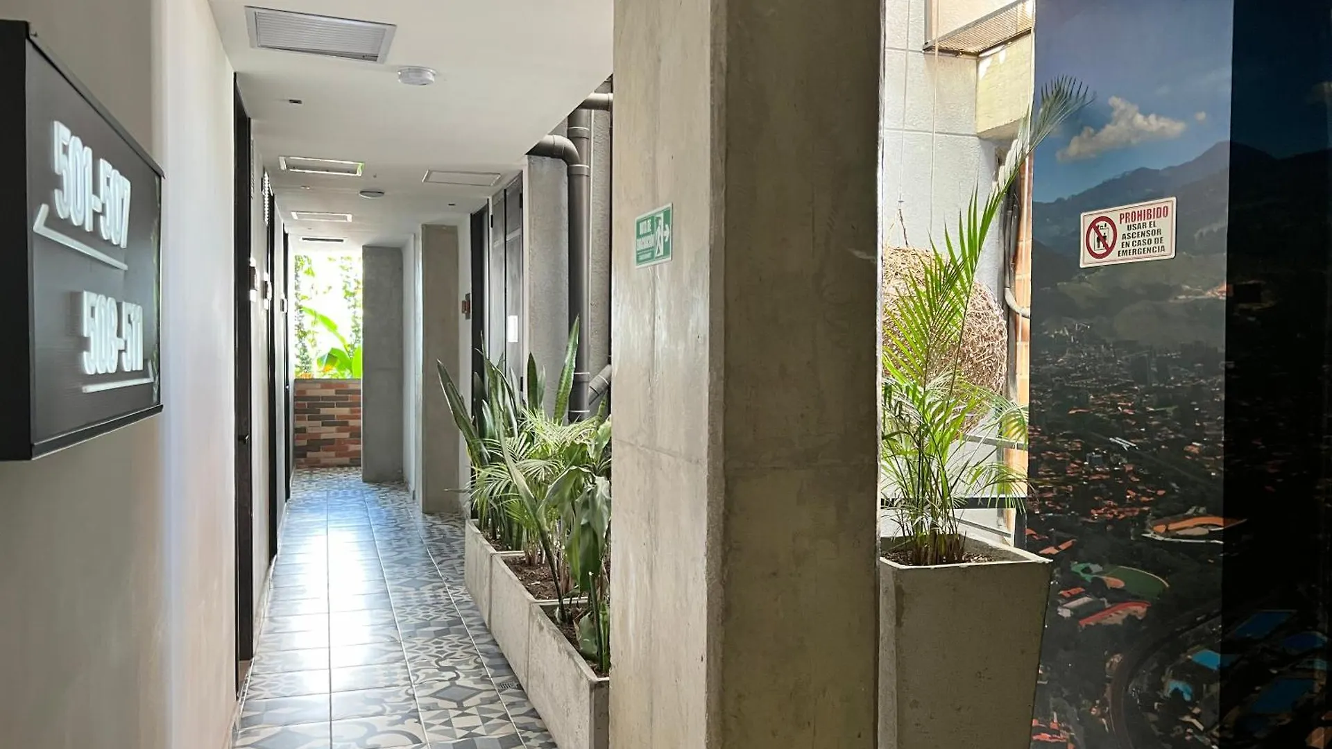 Apartahotel Con Piscina Μεντεγίν