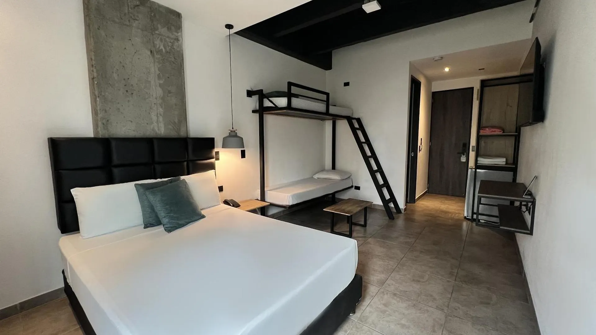 Ξενοδοχείο με διαμερίσματα Apartahotel Con Piscina Μεντεγίν Κολομβία