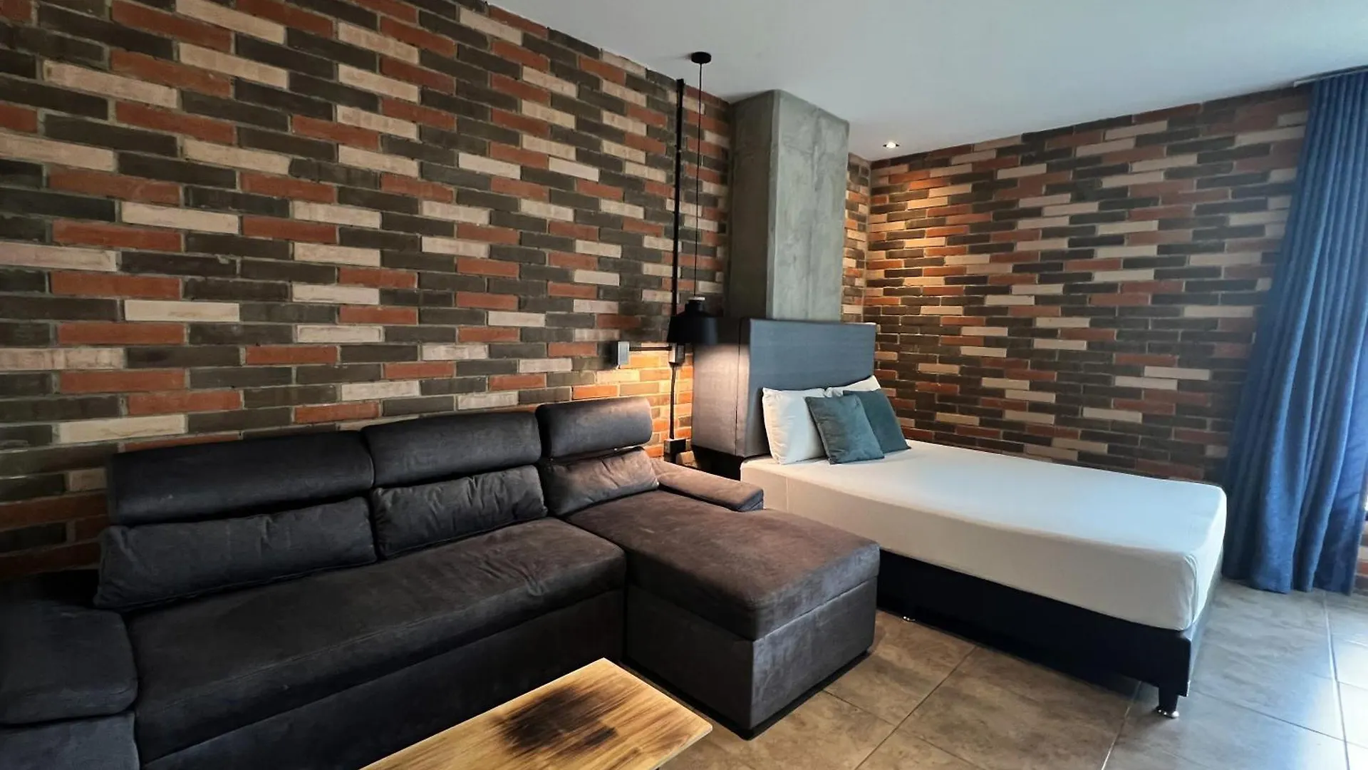 Ξενοδοχείο με διαμερίσματα Apartahotel Con Piscina Μεντεγίν