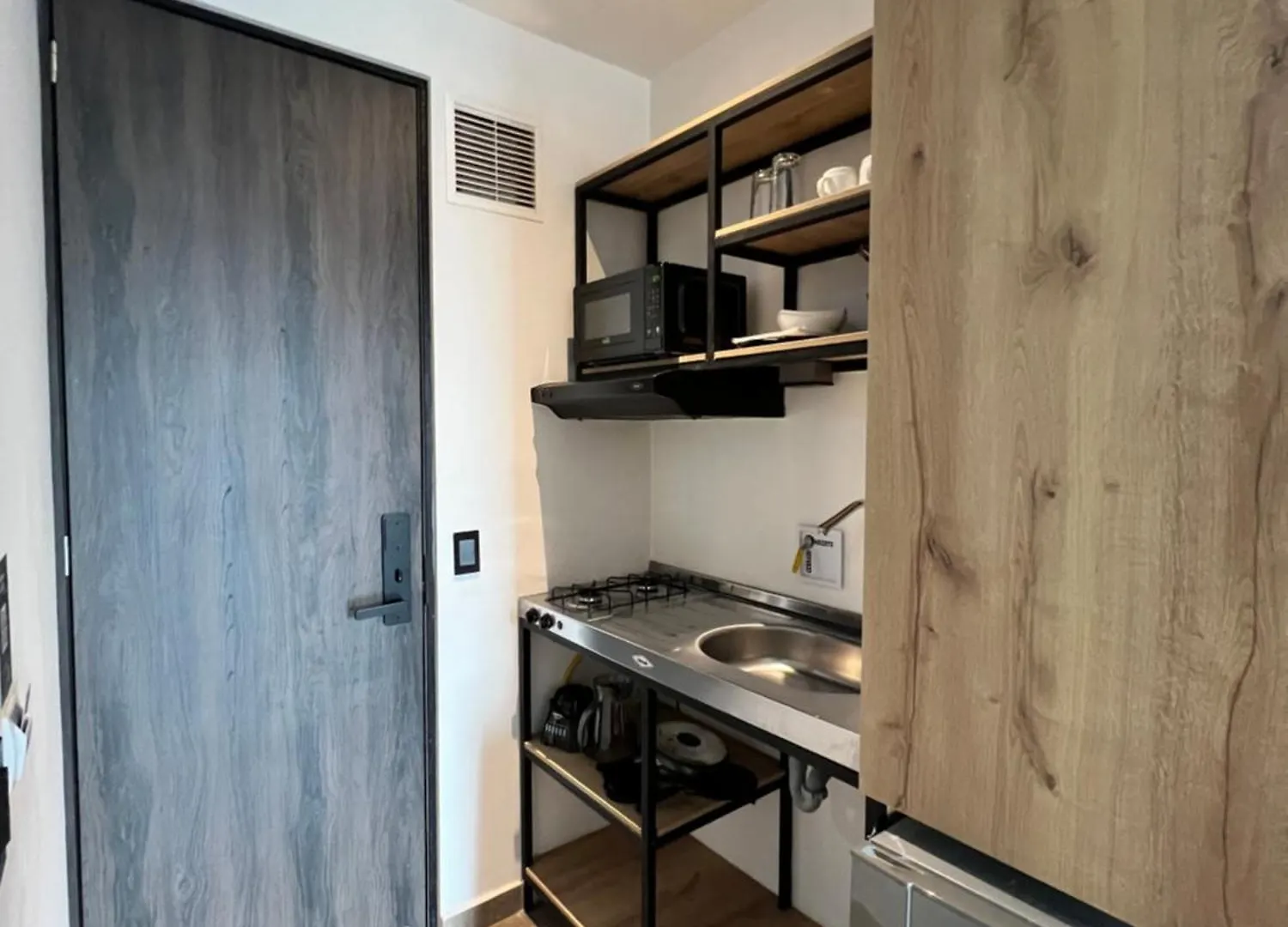 Apartahotel Con Piscina 메딜린 아파트호텔