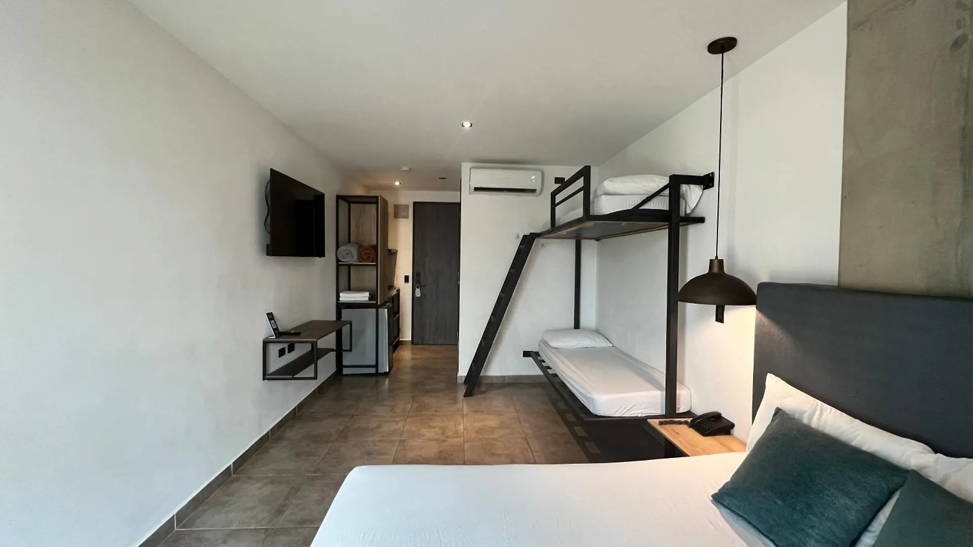 Apartahotel Con Piscina 메딜린