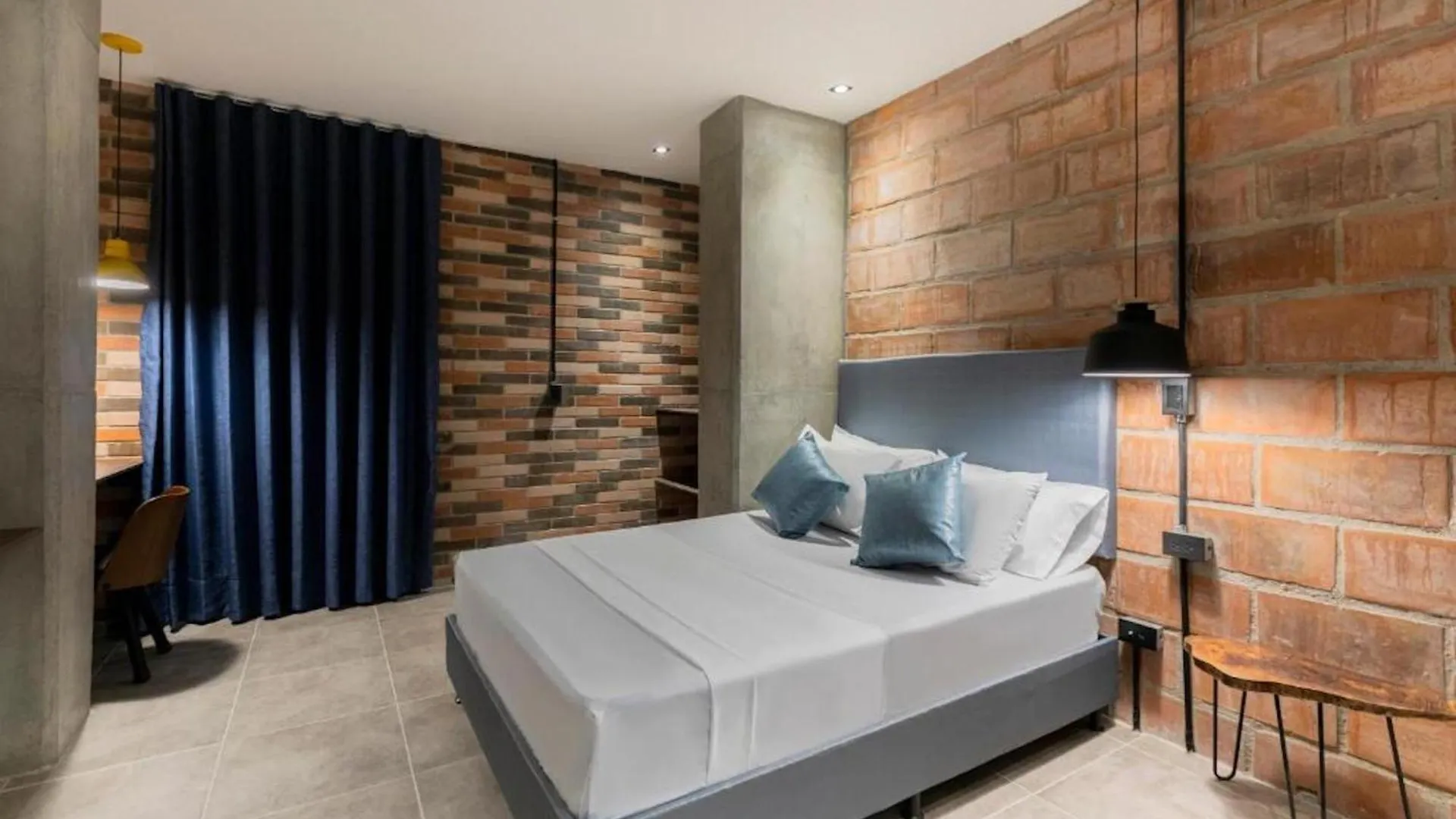 Apartahotel Con Piscina Medellin Colombia