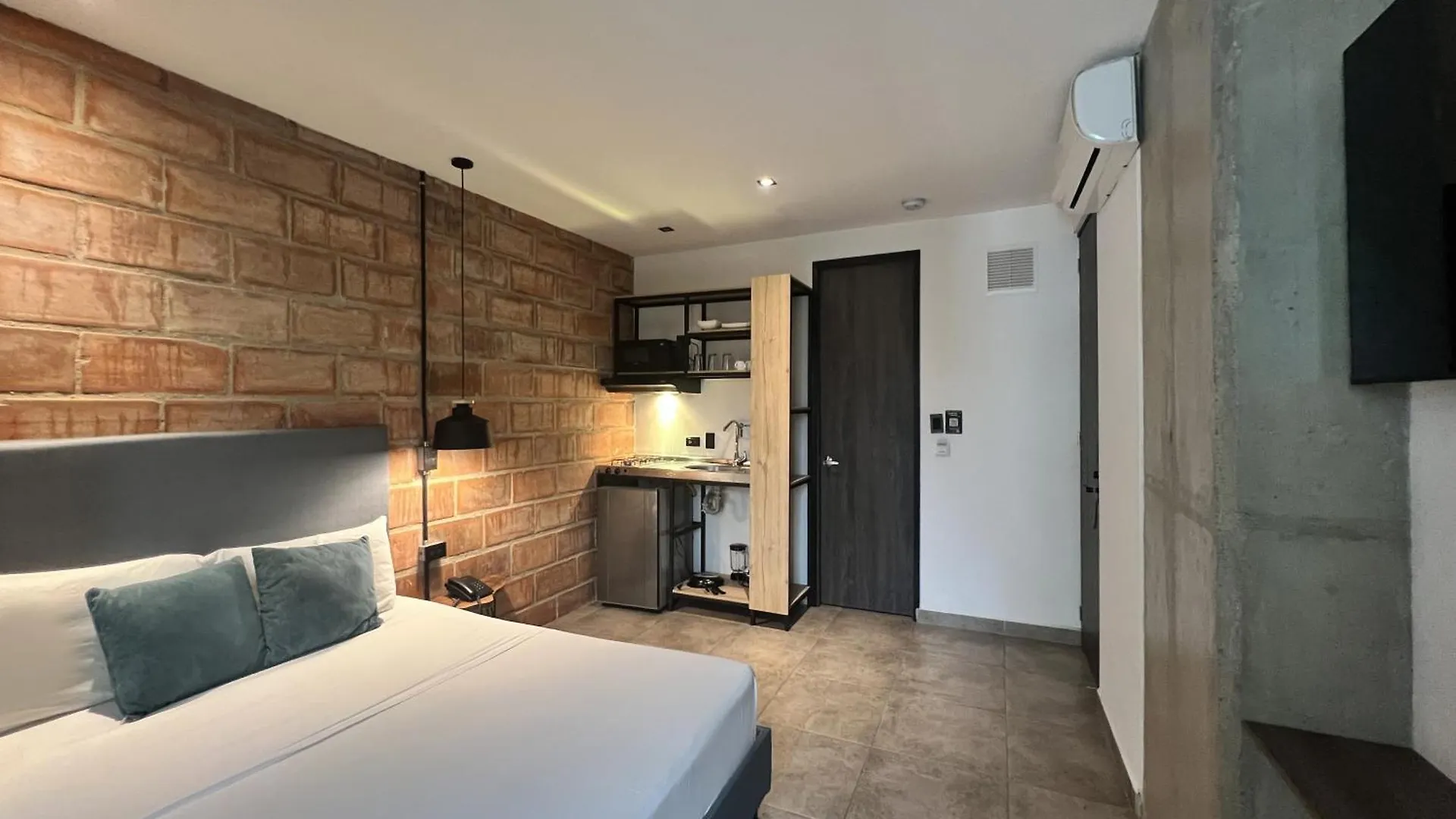Apartahotel Con Piscina Medellin Colombia